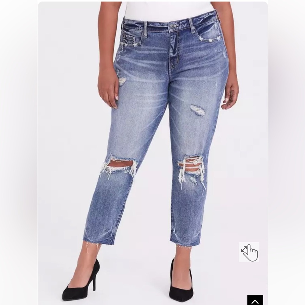 Torrid Size 28R Distressed High Rise Straight Jeans
